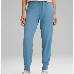 Lululemon high rise joggers GREEN size 6